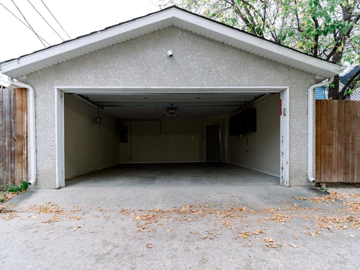 Elmwood Suite ウィニペグ エクステリア 写真